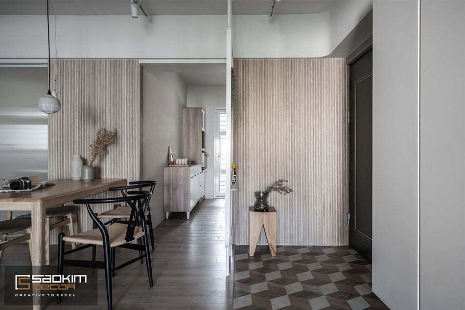 Căn hộ trở nên ấm cúng, gần gũi hơn nhờ sự xuất hiện của nội thất gỗ tự nhiên